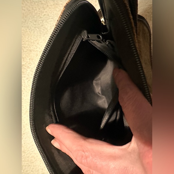 Relic Quality Brand by Fossil tooled faux leather cross body purse vegan - Picture 14 of 16